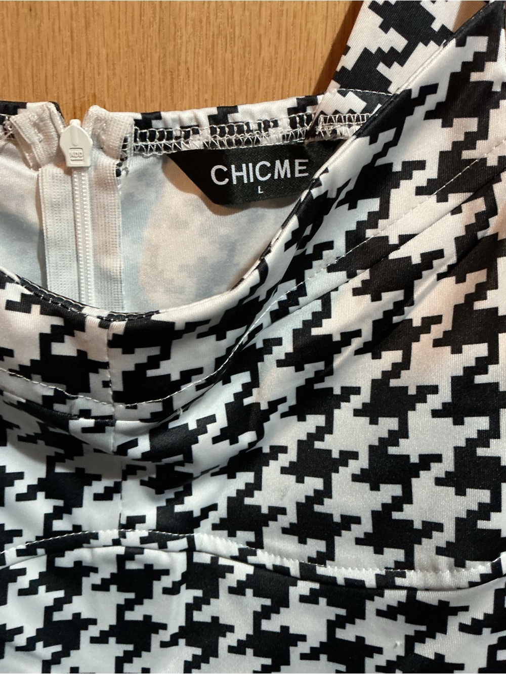 Chic Black & White Houndstooth Vintage Midi Sheath Dress - Picture 2 of 6